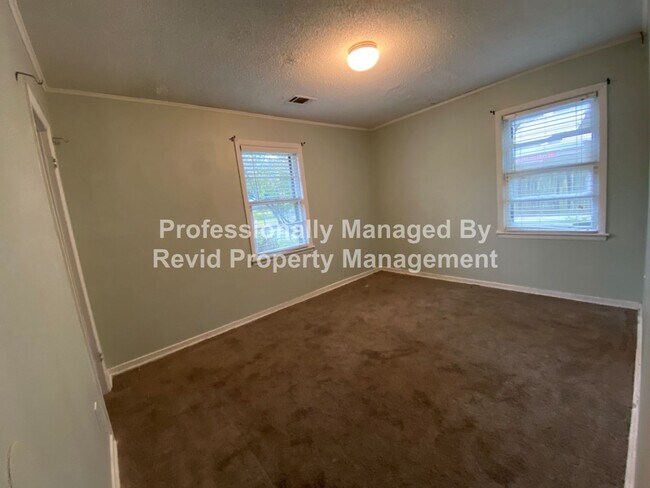 Building Photo - 4121 Westover Ave