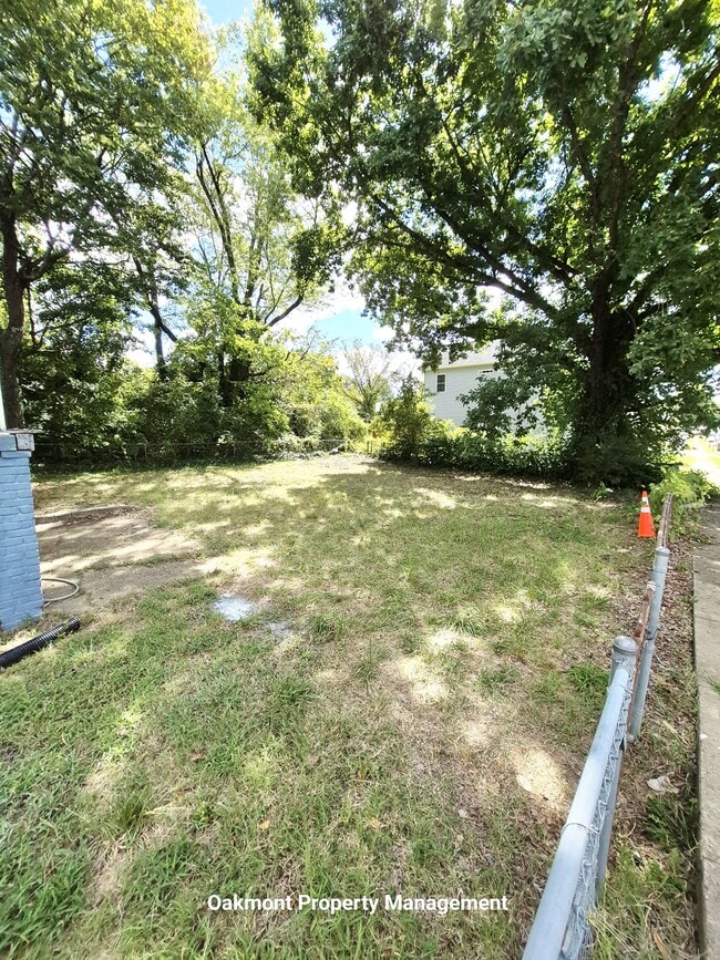 Building Photo - 3301 Nine Mile Rd