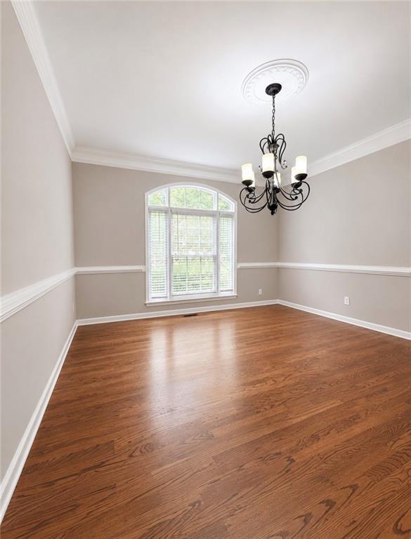 Building Photo - 3235 Bentwood Close