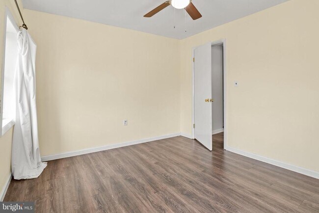 Building Photo - 308 S Castle St