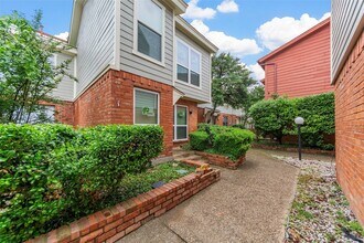 Building Photo - 6738 Eastridge Dr