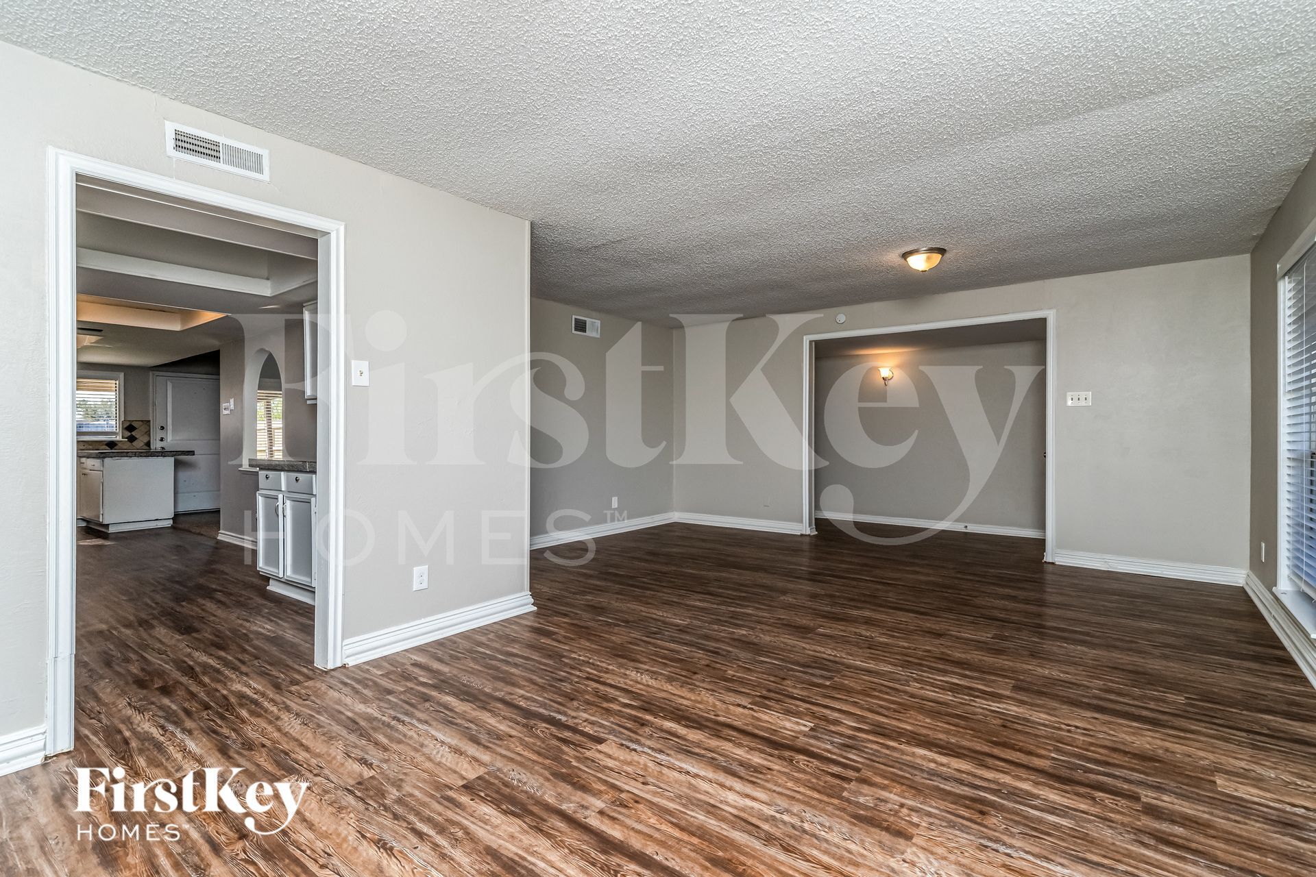 Building Photo - 4913 Alta Oaks Ln