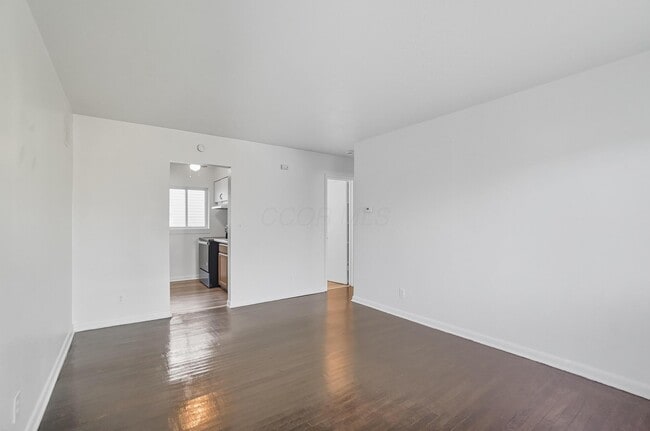 Building Photo - 1927 Vaughn St