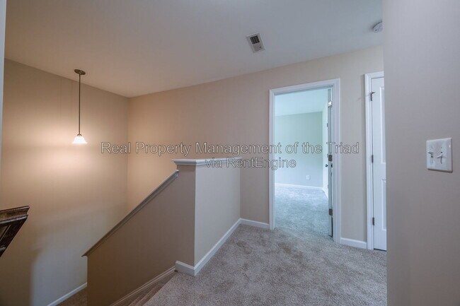 Building Photo - 832 Prince Edward Rd