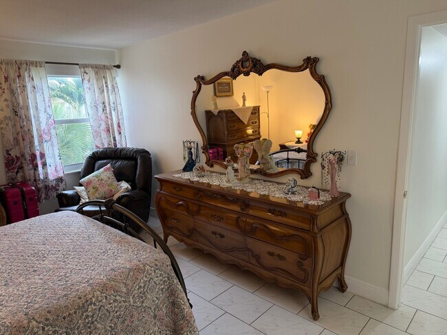 Building Photo - 502 Davis Rd