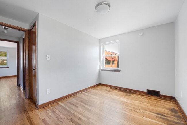 Building Photo - 1437 Lincoln Way
