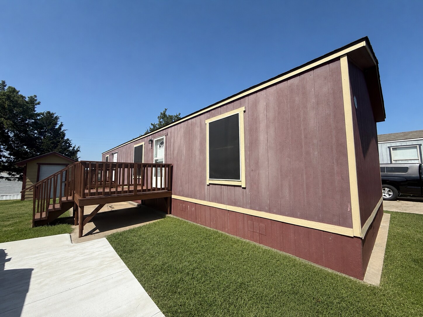 Building Photo - 709 N Collins Fwy