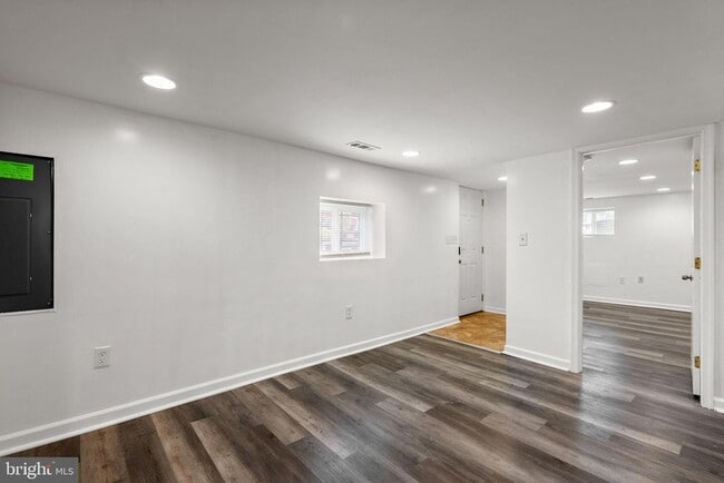 Building Photo - 141 Uhland Terrace NE