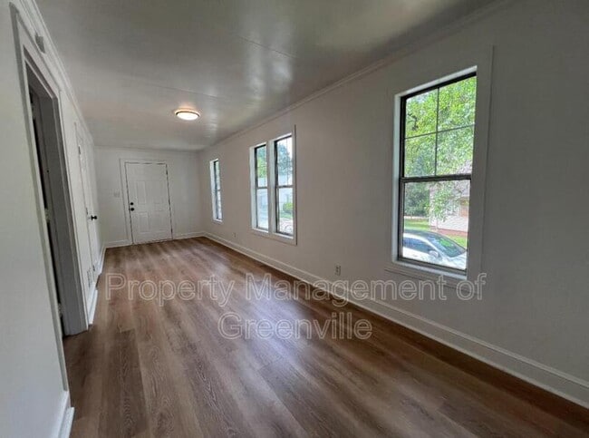 Building Photo - 17 Henry St