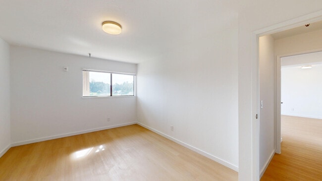 Building Photo - 2031 Castro St