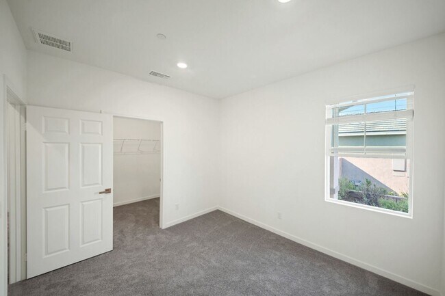 Building Photo - 41207 Alegria Ln