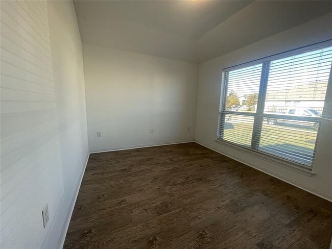 Building Photo - 308 Somerville St