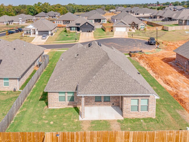 Building Photo - Brand New Home Availabe Now In Moore! $500...