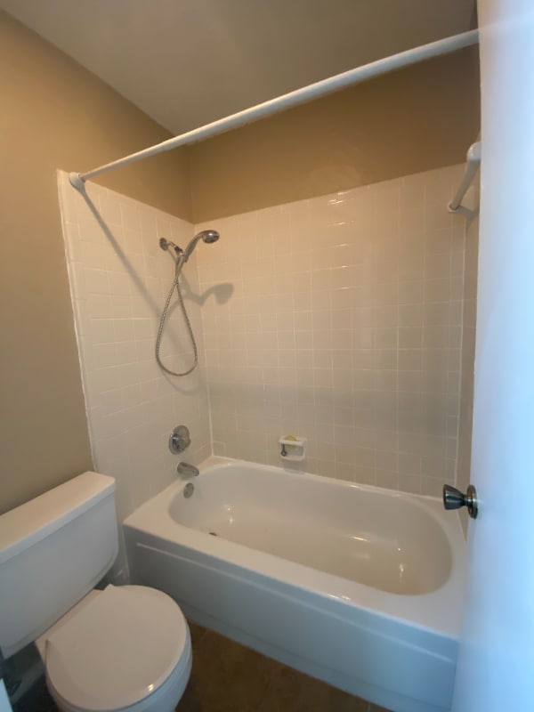 Building Photo - 1925 Willow Vale Dr