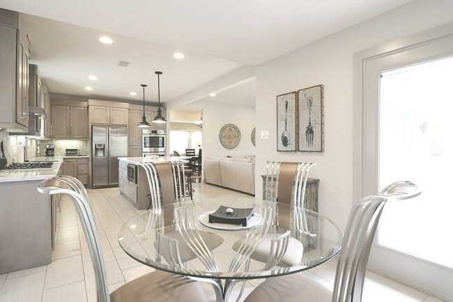 Building Photo - 5251 Lymbar Dr