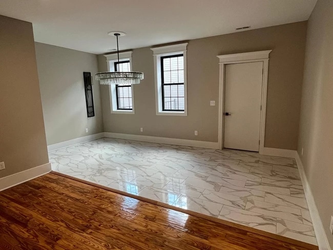 Building Photo - 504 Broadway St