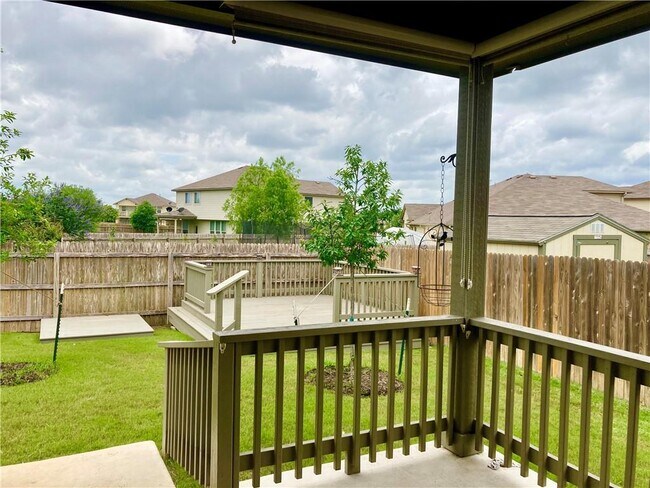 Building Photo - 307 Limestone Creek