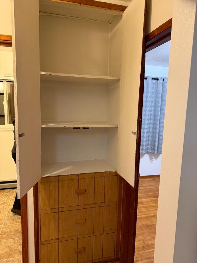 Building Photo - 1915 SE Debord St