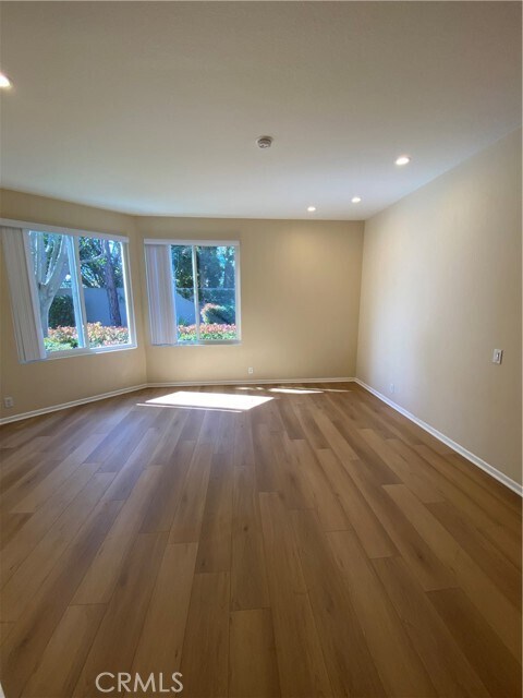 Building Photo - 51 Baycrest Ct