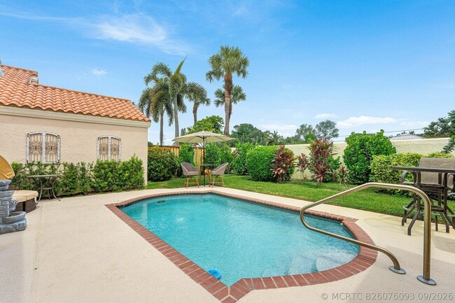 Building Photo - 2530 La Lique Cir