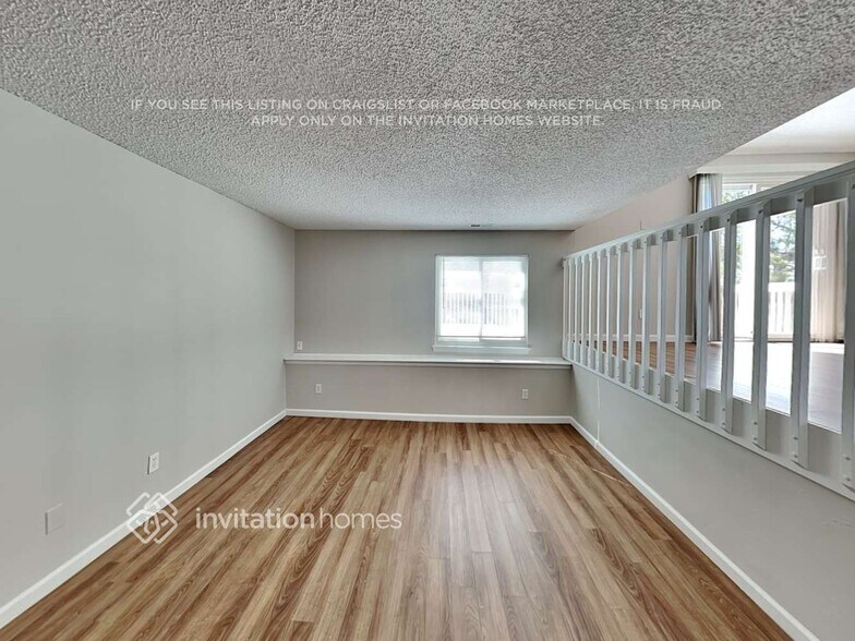 Building Photo - 4861 S Dunkirk Way