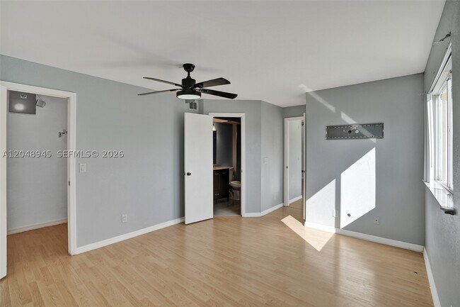 Building Photo - 12760 Vista Isles Dr