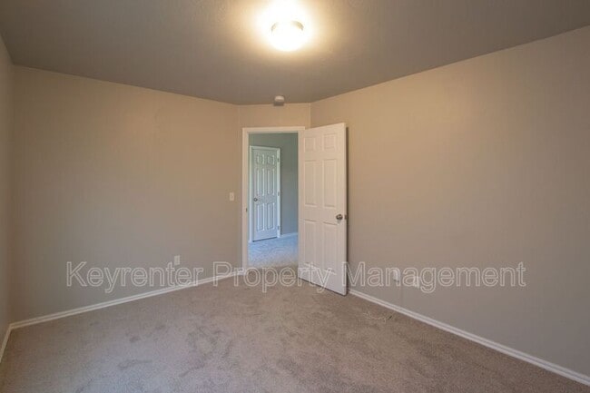 Building Photo - 1124 Granite Ln