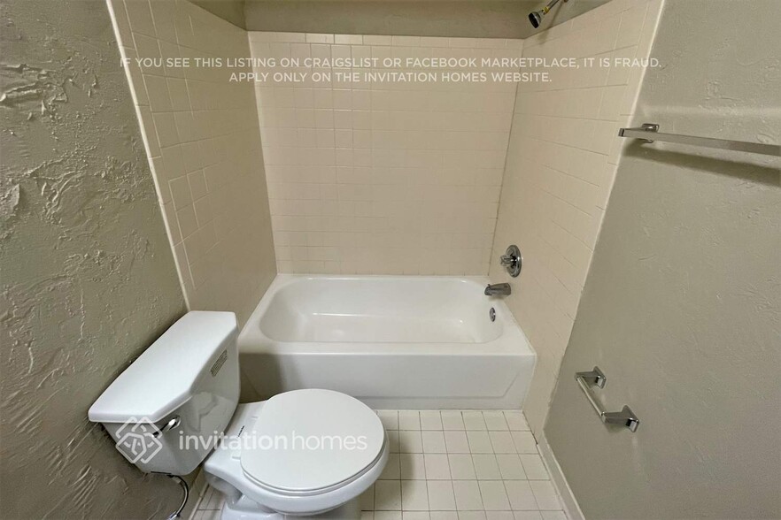 Building Photo - 14734 Oak Vine Dr