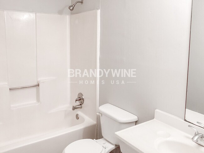 Building Photo - 2119 Blue Creek Ct