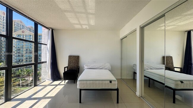 Building Photo - 17021 N Bay Rd