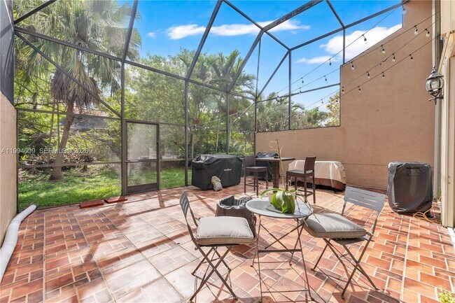 Building Photo - 10003 Costa Del Sol Blvd