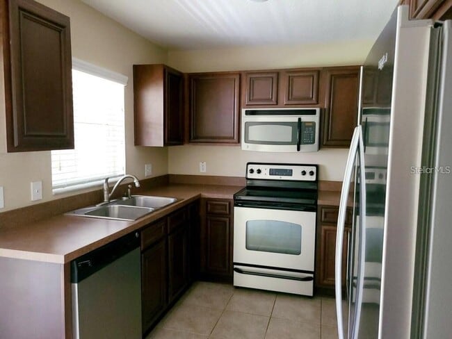 Building Photo - 306 Belvedere Way