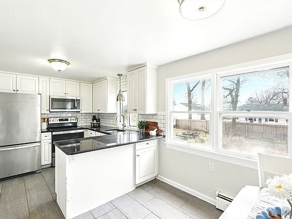 Building Photo - 52 Boulay Cir