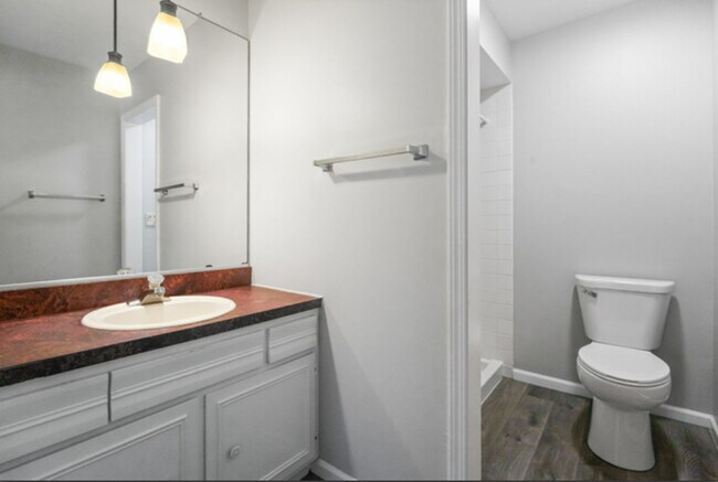 Building Photo - 627 Chardonnay Ln