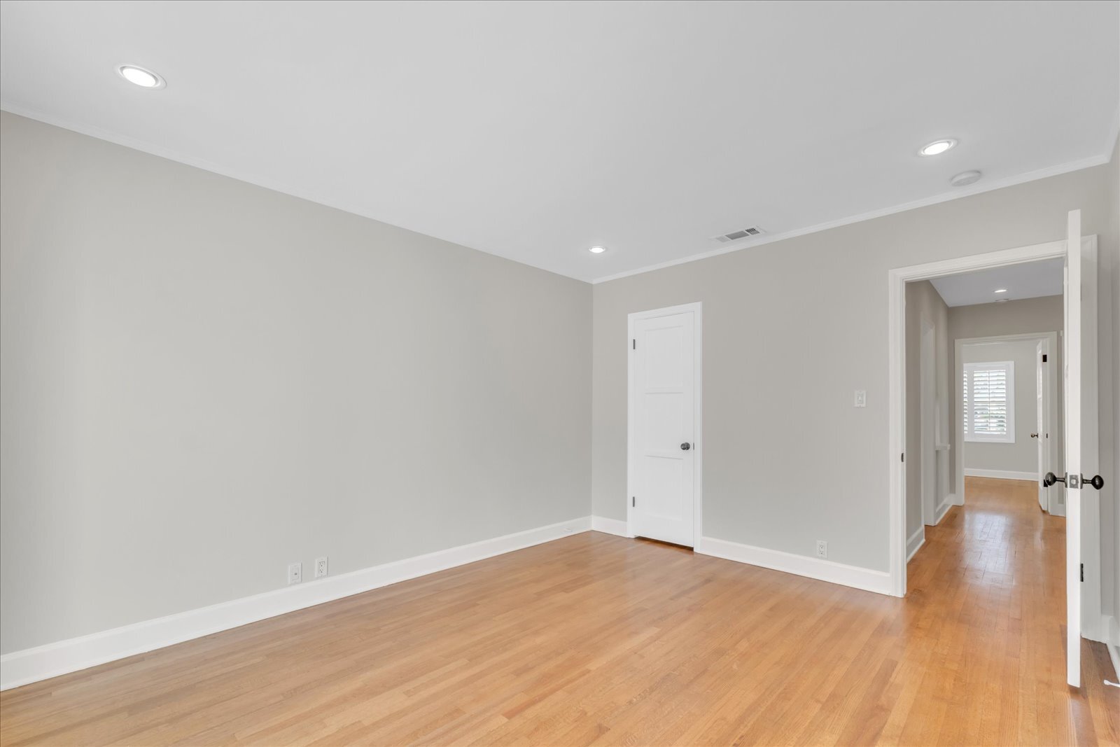 Main Bedroom - 4710 Cartwright Ave
