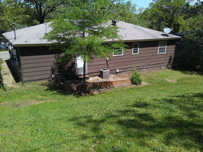 Building Photo - Zillow