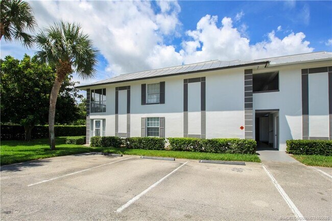 Building Photo - 801 SE Central Pkwy
