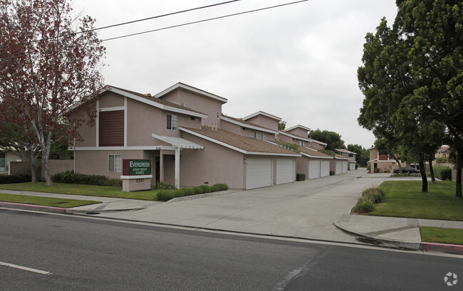 Evergreen - Evergreen  Apartments