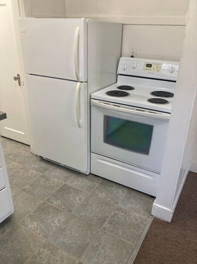 Building Photo - 901 Kittitas St