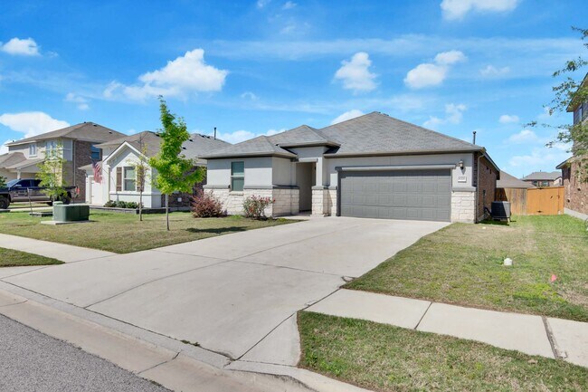 Building Photo - 8008 Massa Dr