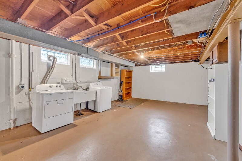 Building Photo - 21518 Willow Ln