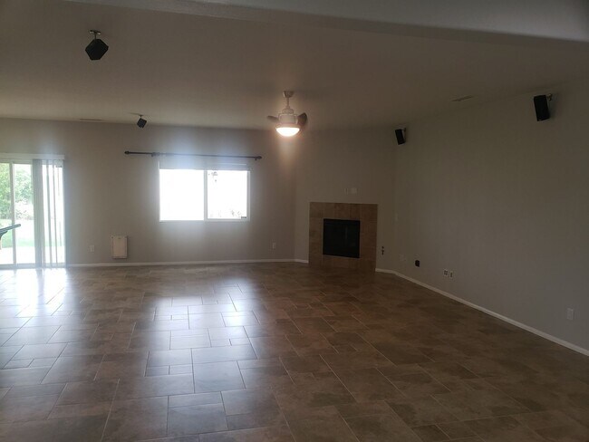 Building Photo - Beautiful Wildomar Single Story