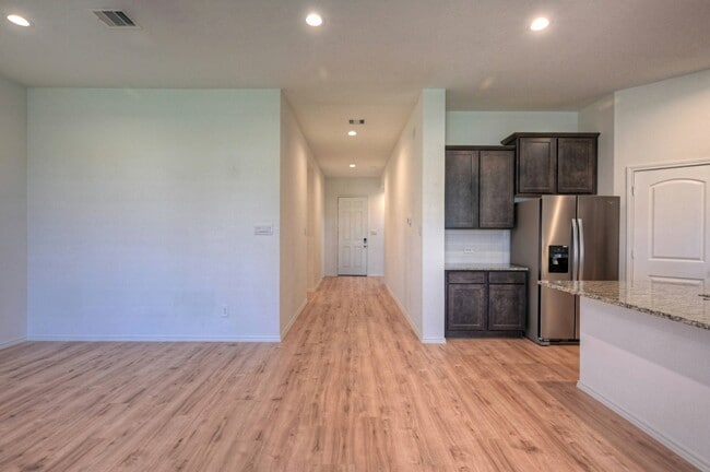 Building Photo - 31603 Zoe Pt