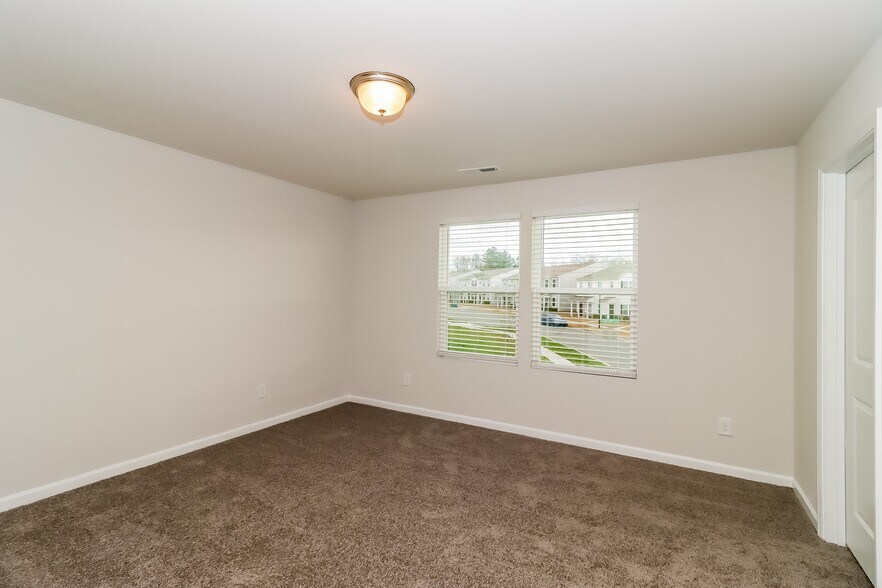 Building Photo - 291 Century Dr