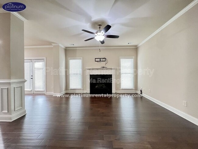 Building Photo - 1662 Fairview Dr