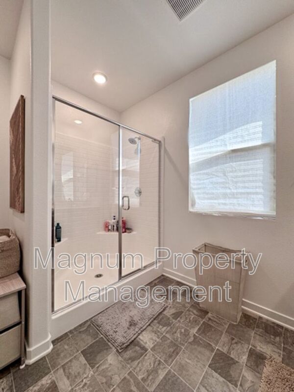 Building Photo - 31615 Settlers Rd