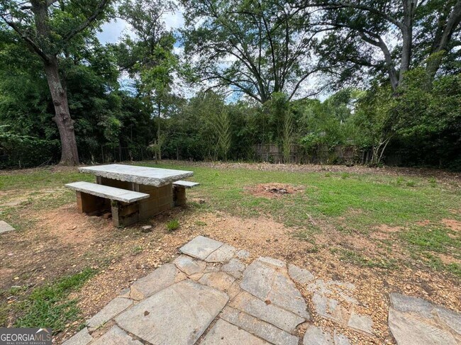 Building Photo - 285 Willow Run