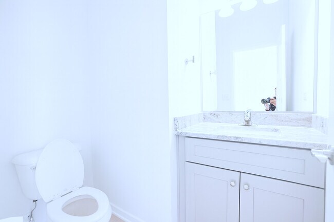 Building Photo - 1241 Gillespie Ln