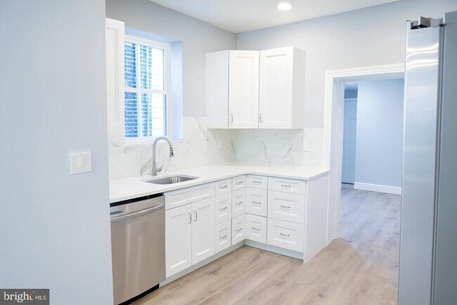 Building Photo - 6515 Torresdale Ave