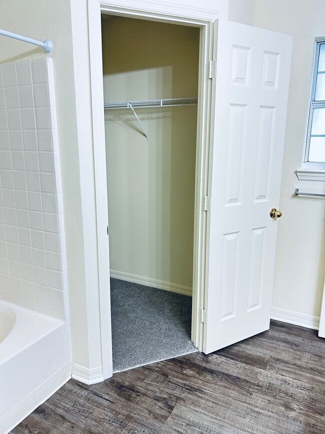 Building Photo - BEAUTIFUL BRICK 4 BEDROOM 2 BATH HOME AVAILABLE NOW CONTACT KAREN GUARDINO, REALTOR 386-747-9295